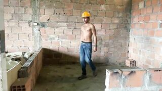 Big boobed amateur banged outdoors by construction worker